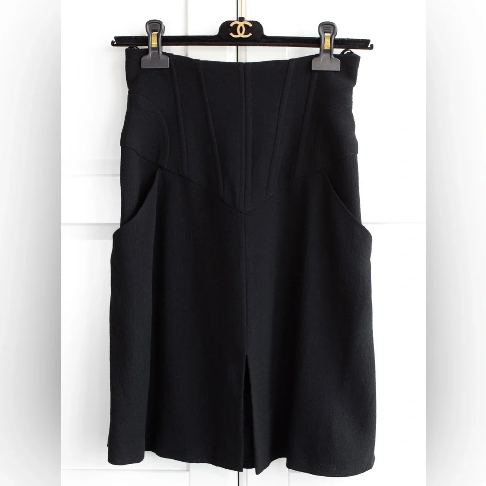 Iconic Chanel Vintage S/S 1995 Barbie Cropped Red Black 95P Jacket Skirt Suit - Picture 13 of 17